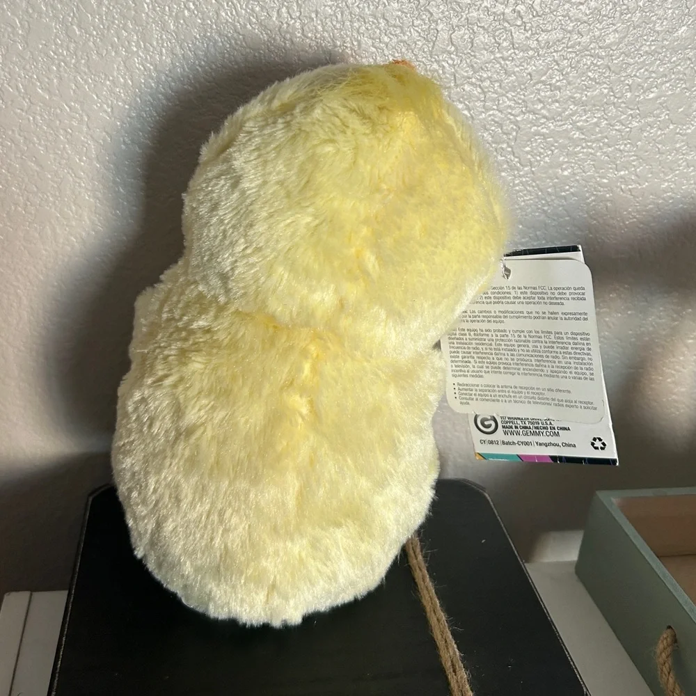 Gemmy NWTYellow and Brown dancing rapper Hamster with Blue Bow